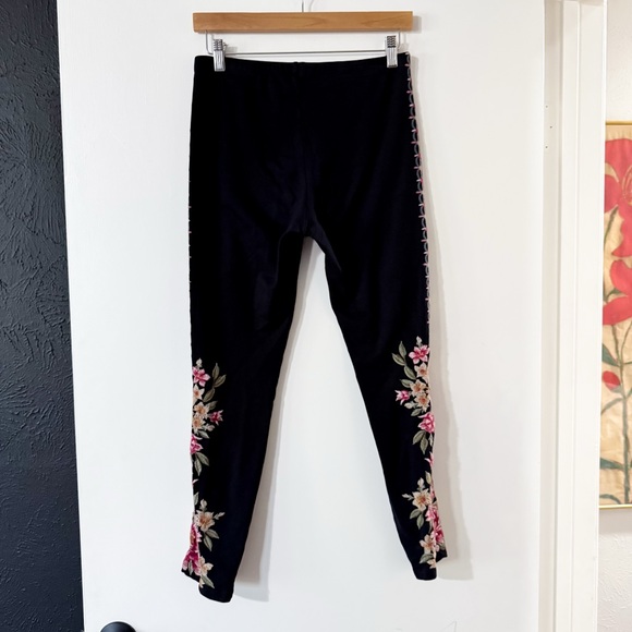 Johnny Was Libbie Leggings Floral Embroidered Black Size Small - Picture 4 of 6